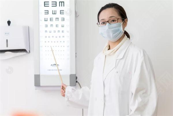 曝光福州TICL晶体植入近视眼手术收费贵吗，TICL晶体植入近视眼手术35000+
