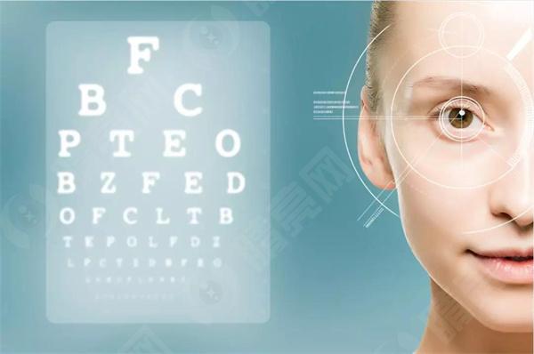 我孩子出生不久，我想了解下先天性青光眼有哪些症状？如何早期发现并给予恰当的治疗？